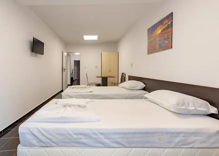 за гости пиротска 39 Homestay