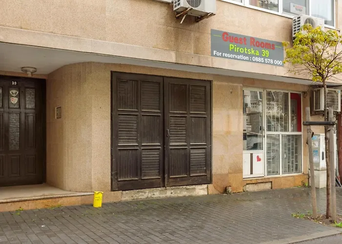 за гости пиротска 39 Homestay *