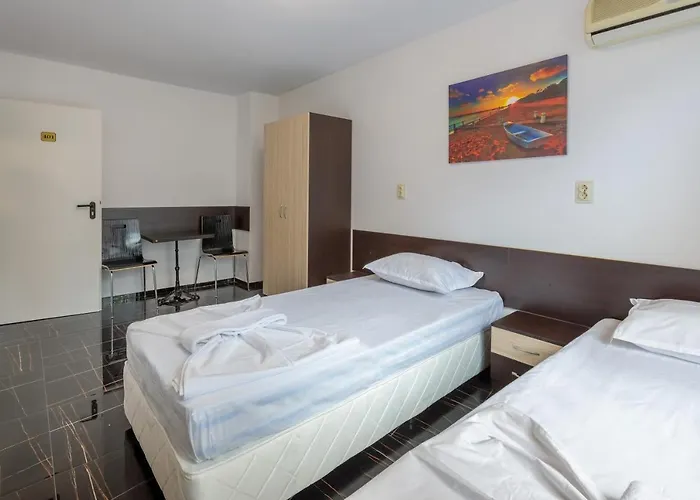 за гости пиротска 39 Бургас